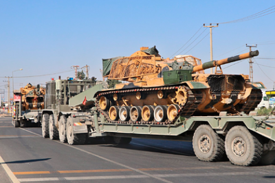 Турецкие военные укрепили танки хлипкой броней и отправили воевать в Сирию