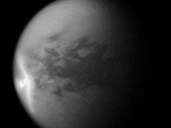 Найден еще один слой атмосферы у Титана