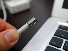 Магнитные разъемы могут перекочевать с MacBook на iPhone и iPad