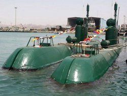 Иран принял на вооружение две мини-подлодки типа Гадир