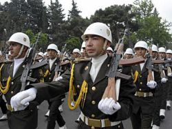 Азербайджан создаст свою экипировку солдата будущего