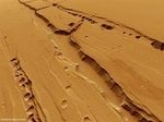 Марсианское плато изрыто тоннелями