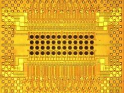 IBM продемонстрировал прототип оптического чипа
