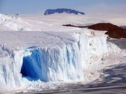 В Антарктике обнаружен подледный бассейн