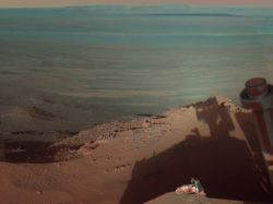 Марсоход снял панораму кратера Индевор