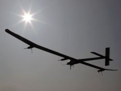 Самолет на солнечных батареях завершил часть перелета