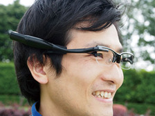 "Умные" очки Google не дают покоя конкурентам