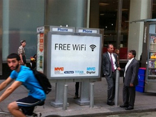 Нью-йоркские таксофоны превратят в точки доступа Wi-Fi