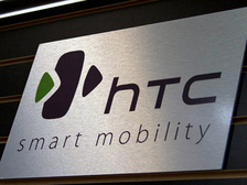 HTC обвинила конкурентов в падении прибыли