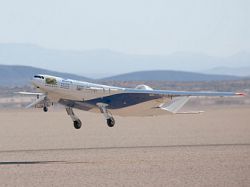 Boeing впервые испытал модель "смешанного крыла" X-48C